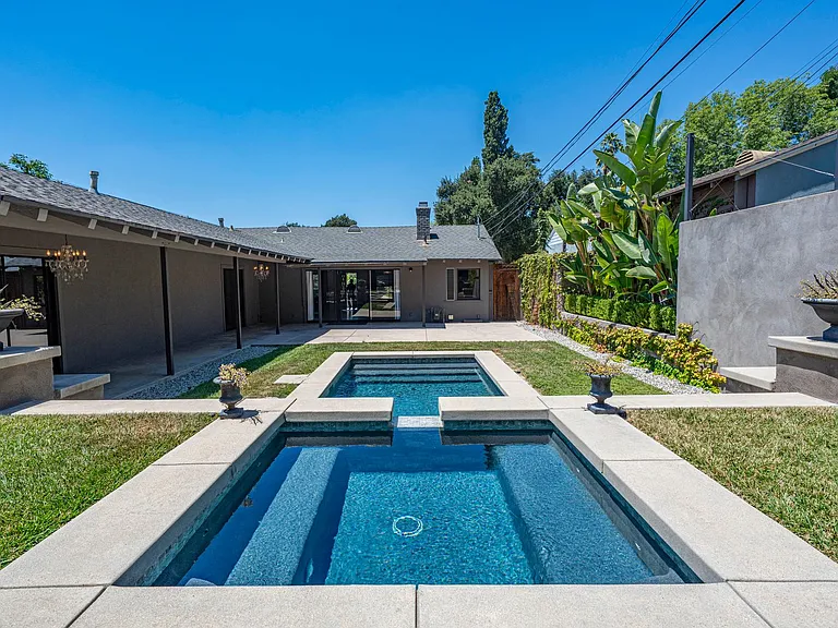 614 N Glendora Ave — Photo 22
