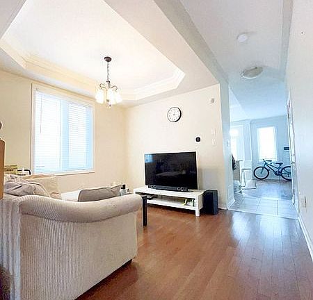4th image of 18 Magnotta Rd