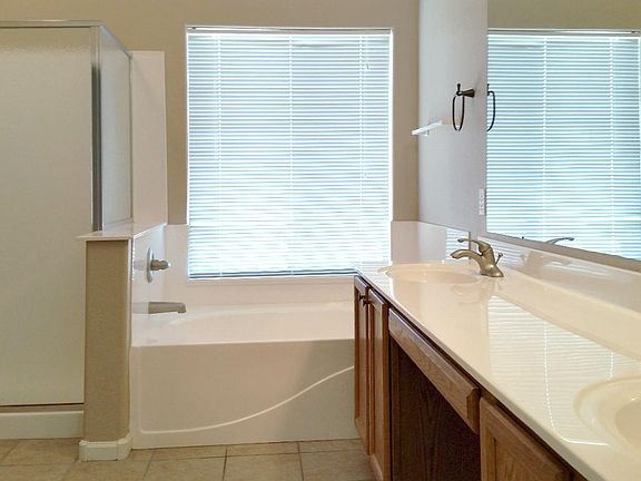 5th image of 451 E Dartmouth Dr