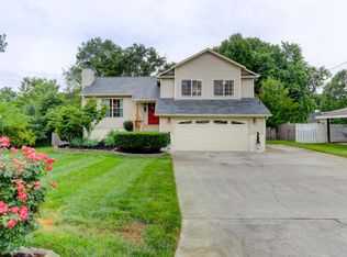 1215 Saybrook Ln, Knoxville, TN 37923