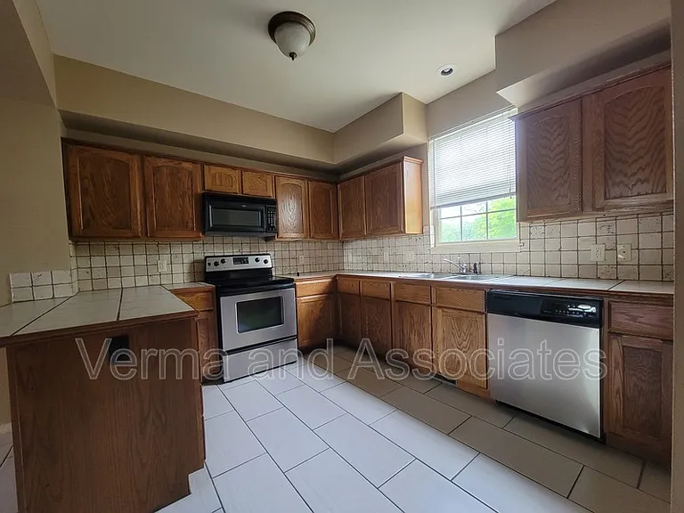 192 Fair St #198 — Photo 24