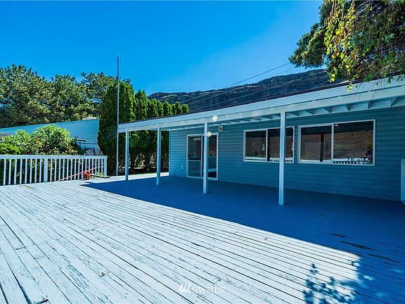 5th image of 32550 Lakeshore Drive NE