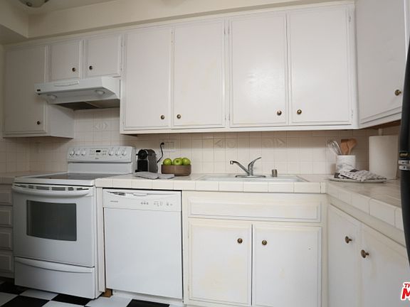 4th image of 11035 Kittridge St APT 143