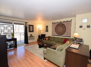 8560 W Waterford Ave APT 2, Greenfield, WI 53228