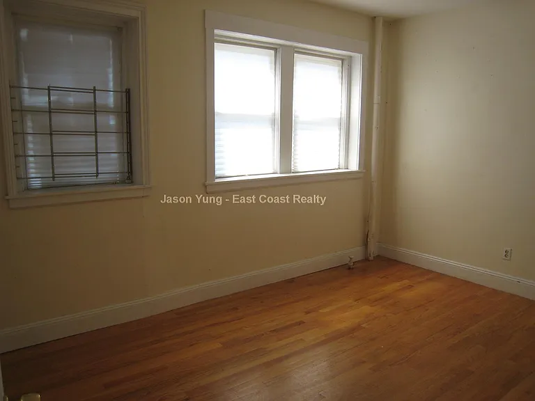 54 Egmont St #1 — Photo 23