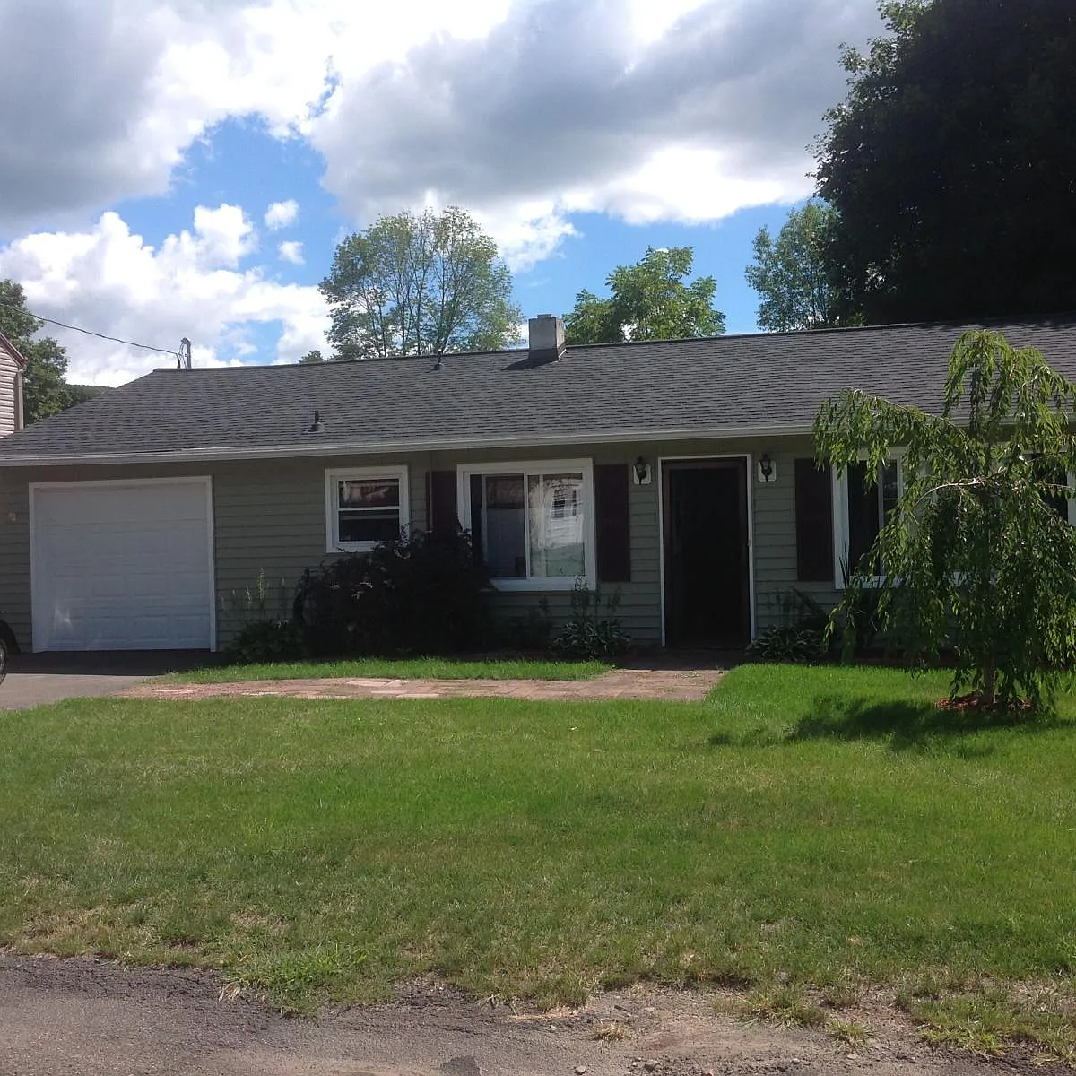 Front - 133 Grand Ave