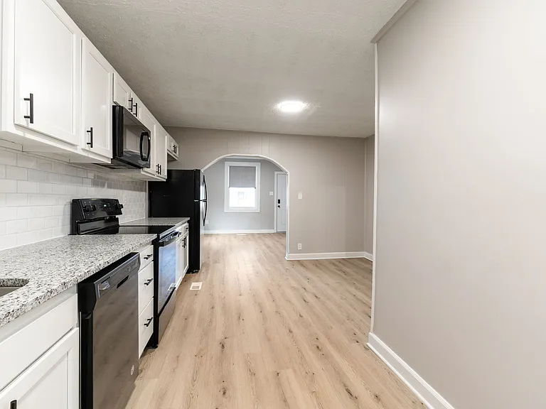 2045 Briarwood Ave — Photo 11