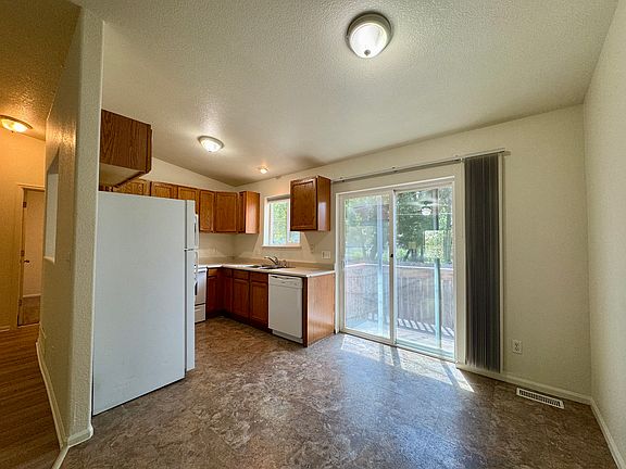5th image of 117 Saint Clair Ave #119