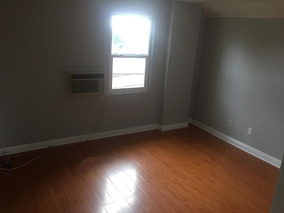 5th image of 714 1/2 S Marguerita Ave