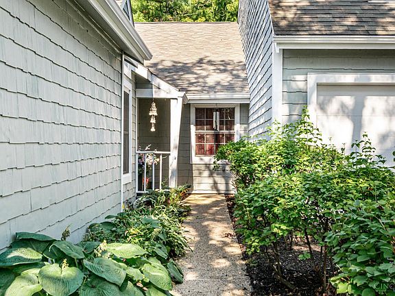 3rd image of 8449 Sunfish Ln