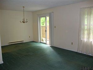4th image of 4022 Chaucer Pl