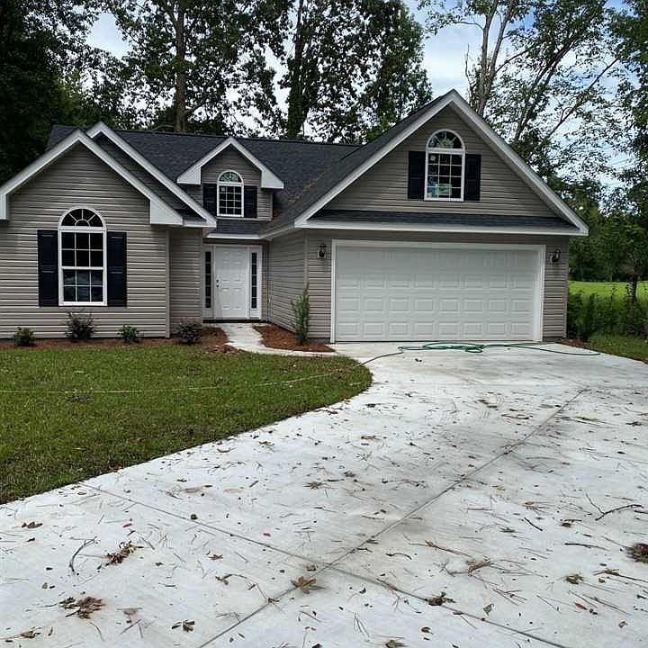 1st image of 7 Court 4 Northwest Dr.