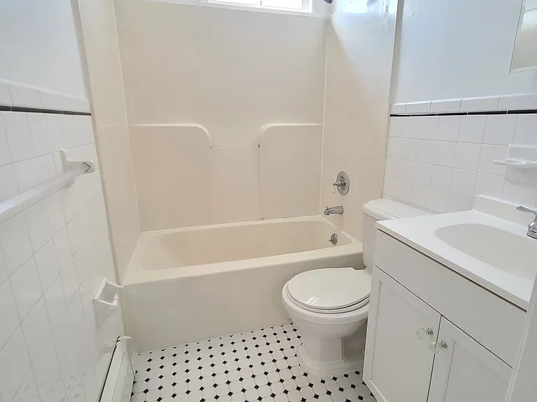 4109 South Blvd — Photo 23