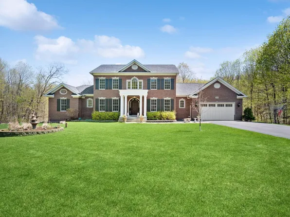 4865 Suburban Dr, Shorewood, MN 55331