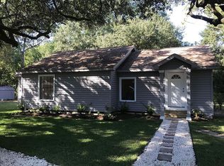 619 Akers St, Angleton, TX 77515