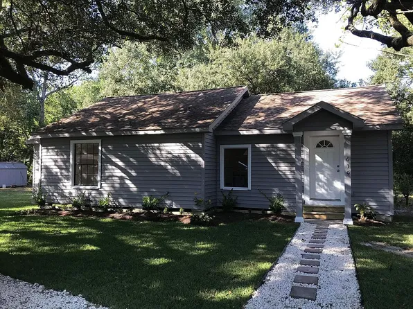 619 Akers St, Angleton, TX 77515