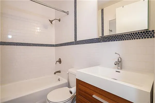 Sold by Avenue Sotheby's International Realty | media 20