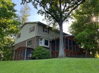 10449 Hillside Rd, Evansville, IN 47720