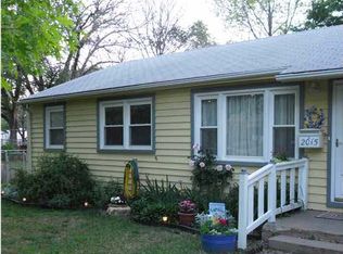 2015 Dearborn St, Augusta, KS 67010