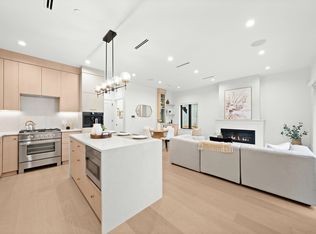 2247 Parker St #1, Vancouver, BC V5L 2L8