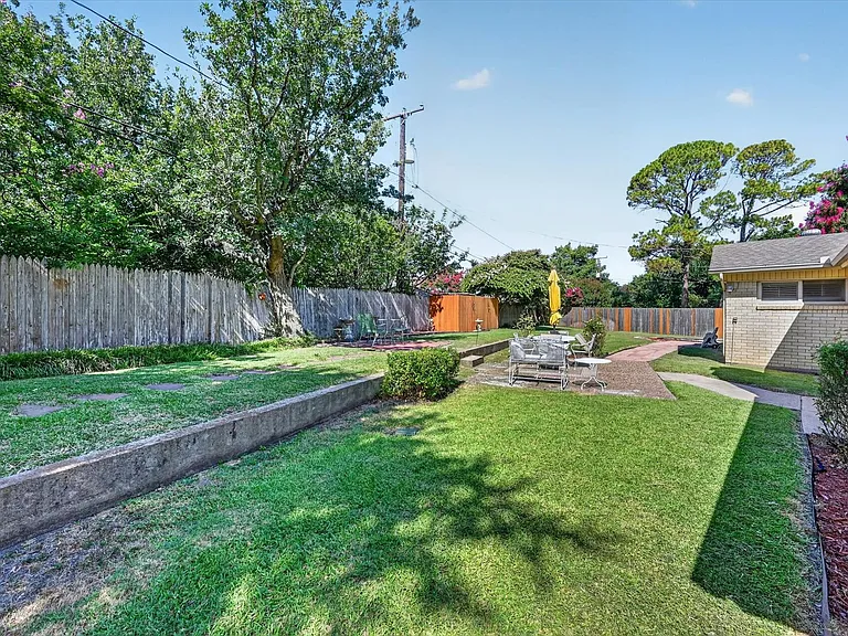 1306 Pueblo Ct — Photo 14