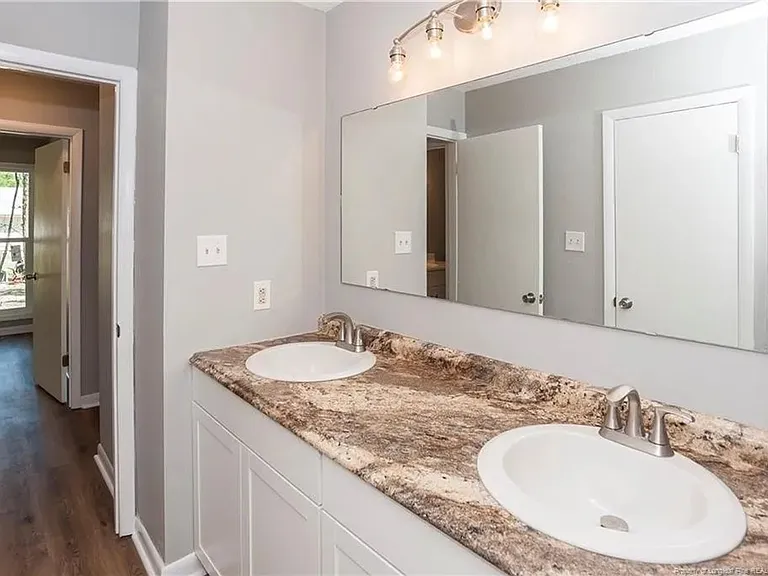 2012 Lakemeadow Dr — Photo 18