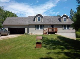 7765 E Allen Rd, Fenton, MI 48430