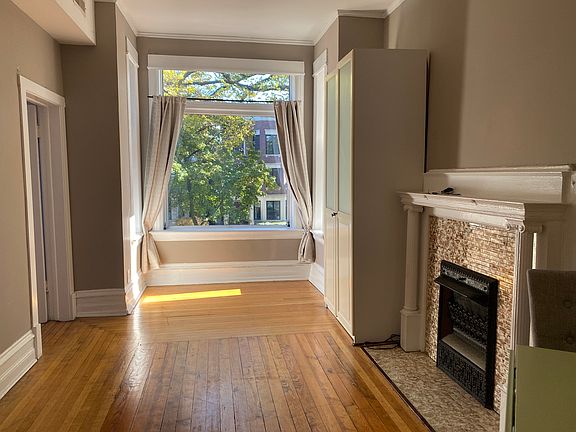 2nd image of 2520 N Burling St APT 2F