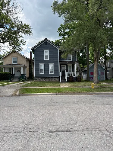 213 Ballard St #2 Photo 1