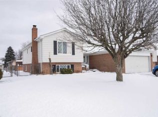 38752 Sutton Dr, Sterling Heights, MI 48310