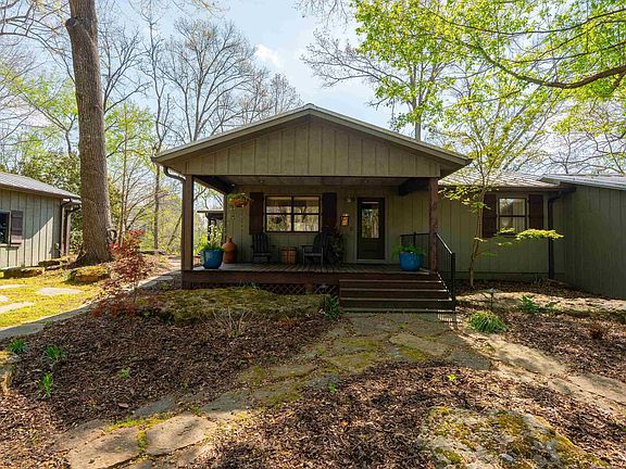 2nd image of 3029 Riverbend Rd