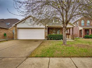 8821 Trailblazer Dr, Aubrey, TX 76227