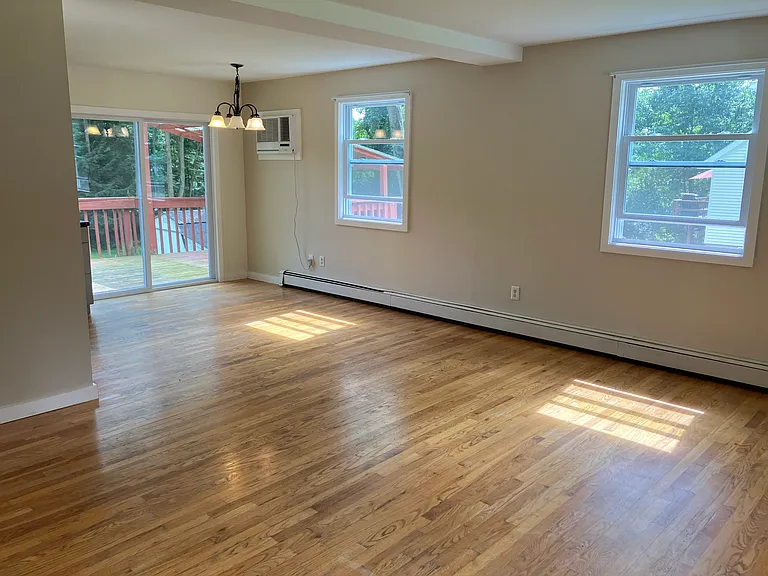 79 Locust Grove Rd — Photo 9