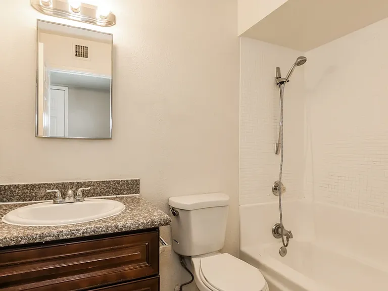 5634 W Puget Ave — Photo 3