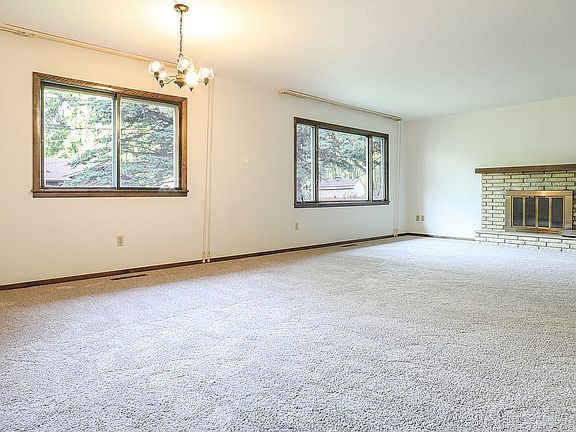 3rd image of 418 Horn Ave