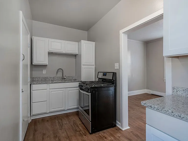 3833 Acorn St — Photo 5