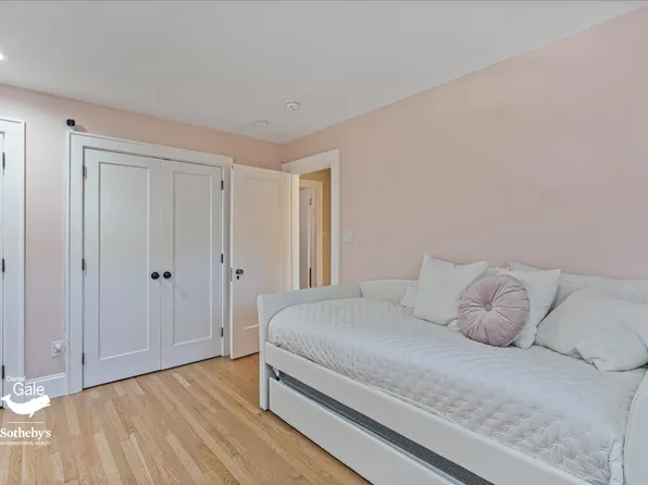 116-33 Union Turnpike image 21 of 40