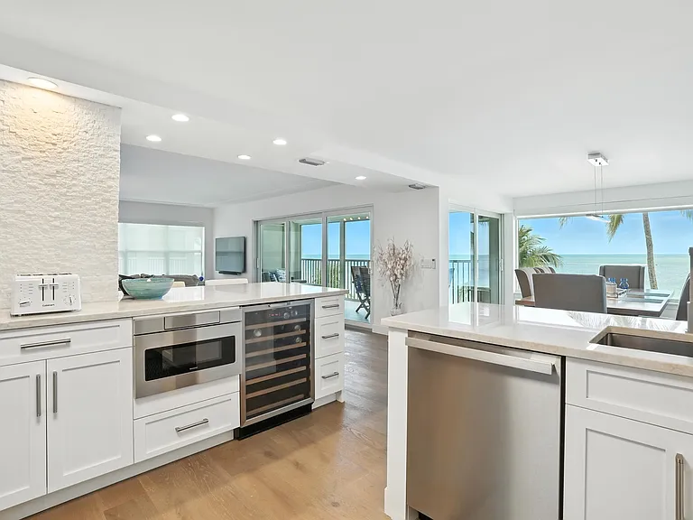 9517 Gulf Shore Dr #401 — Photo 14