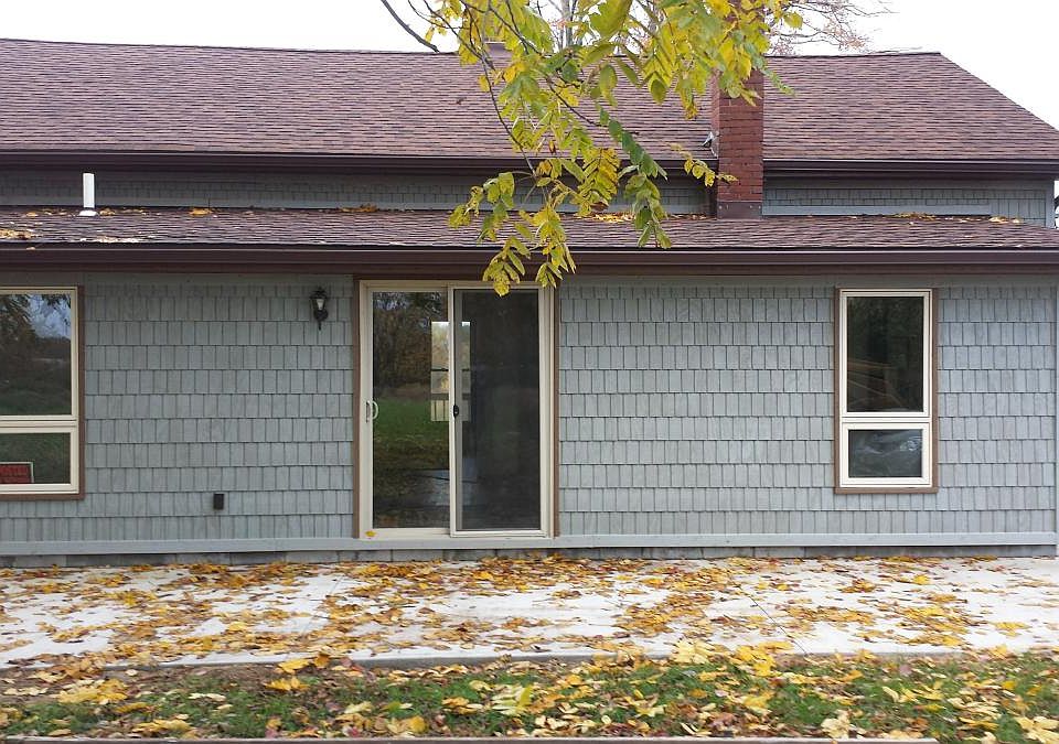 Sliding door/ Back Patio