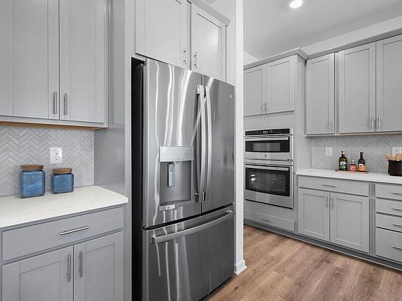 3rd image of 200 Seagraves Creek Ln