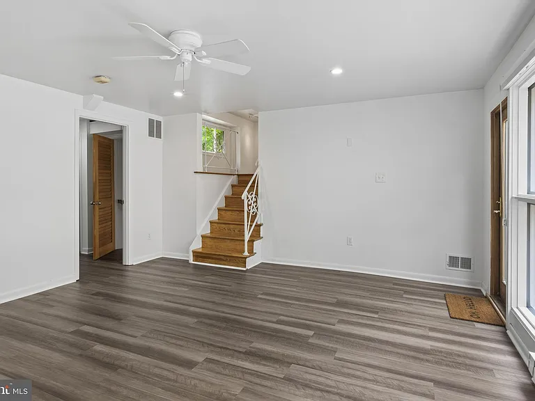 6523 Kerns Rd — Photo 5