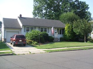 512 Lyster Ave, Saddle Brook, NJ 07663