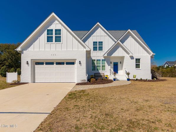 111 E Magens Court, Cedar Point, NC 28584