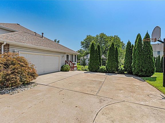 4th image of 6316 Christopher Winds Ct