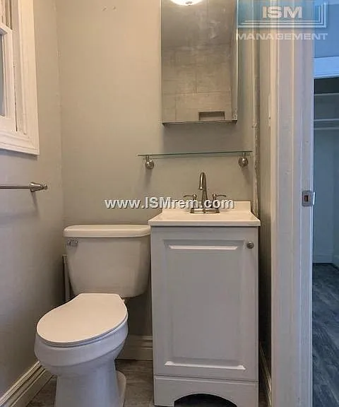 225 Taylor St — Photo 2
