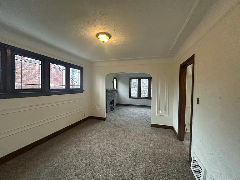 4401 Buckingham Ave #2 — Photo 5