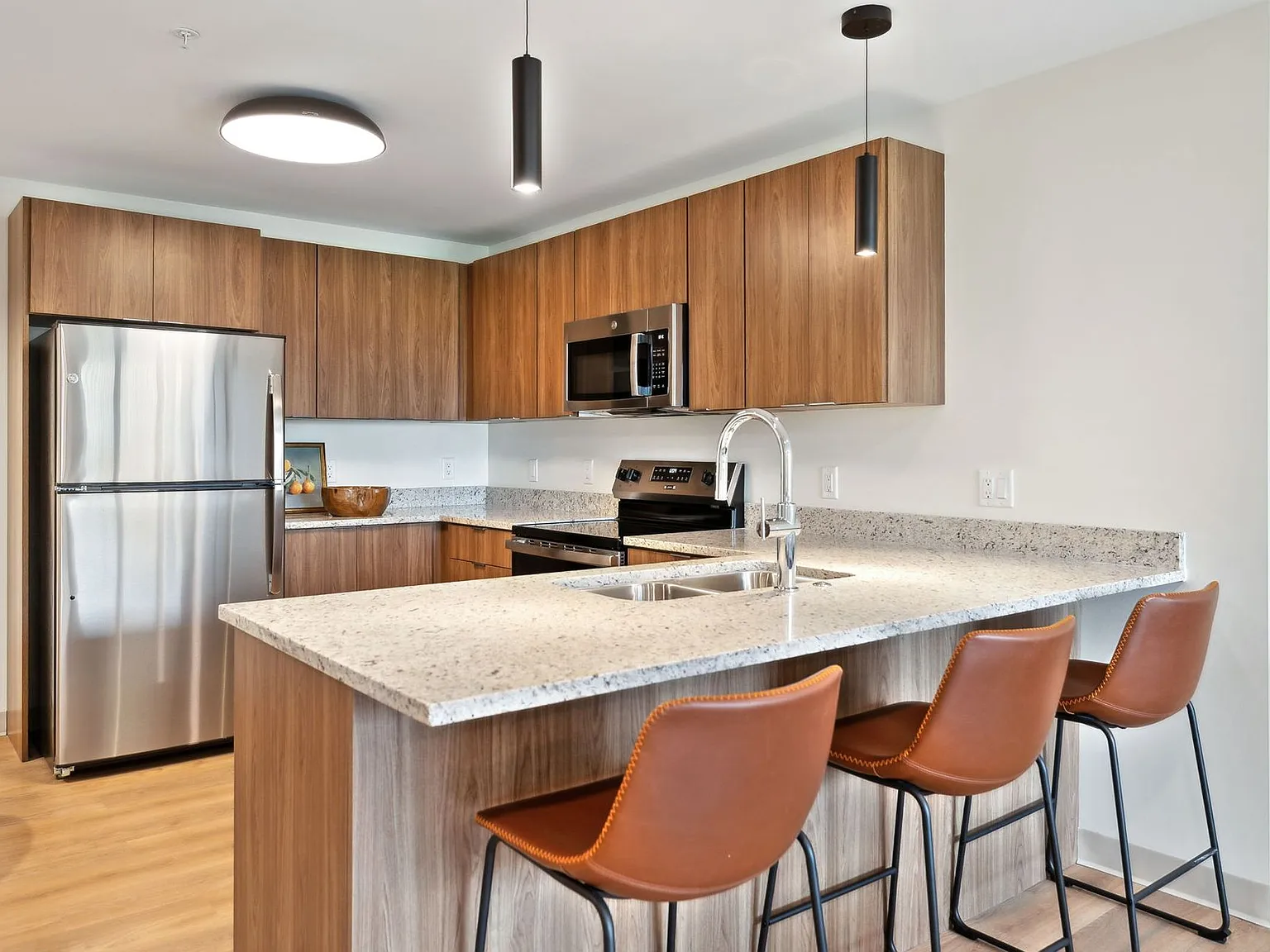 West 6th Apartments — Photo 1