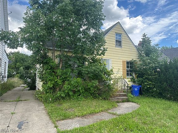 2nd image of 3927 E 153rd St