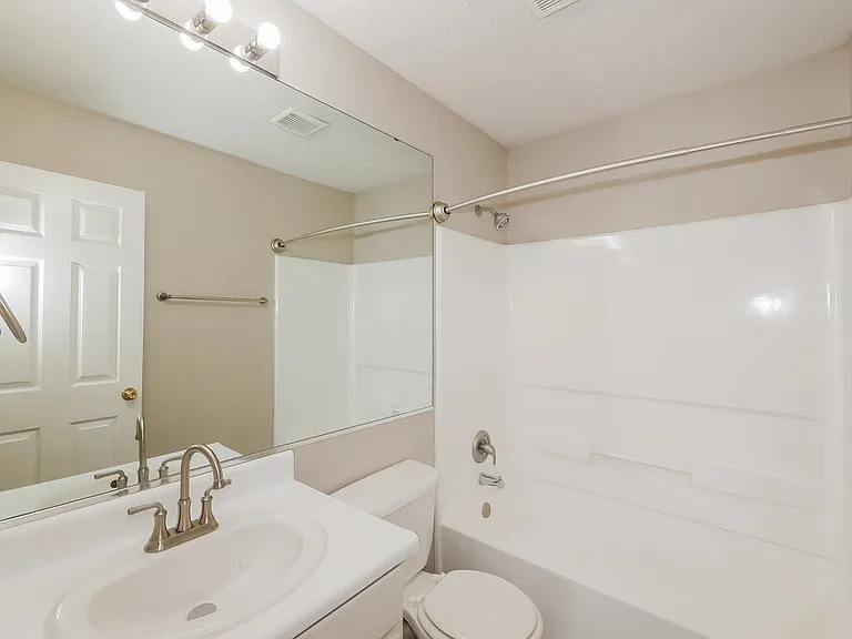 7204 Parklake Pl — Photo 14
