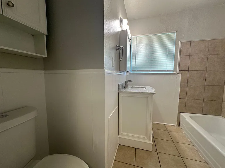407 W Fairchild Dr — Photo 16